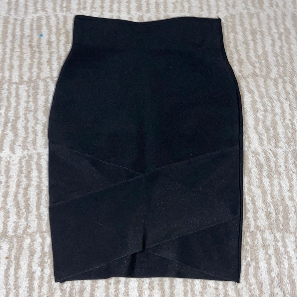 Fitted pencil skirt